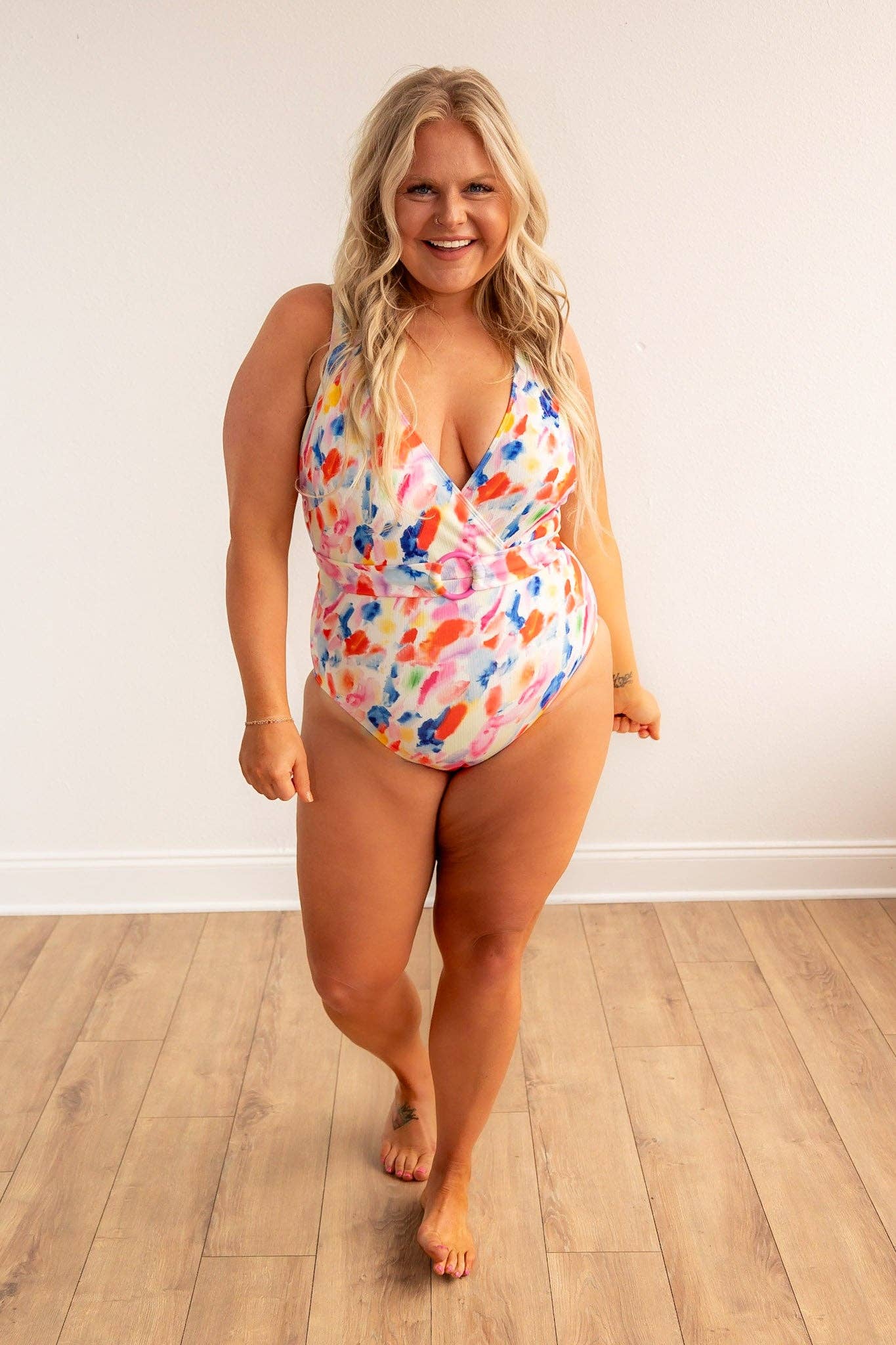 Abstract multicolor one piece swimwear with belt: Multi / Medium