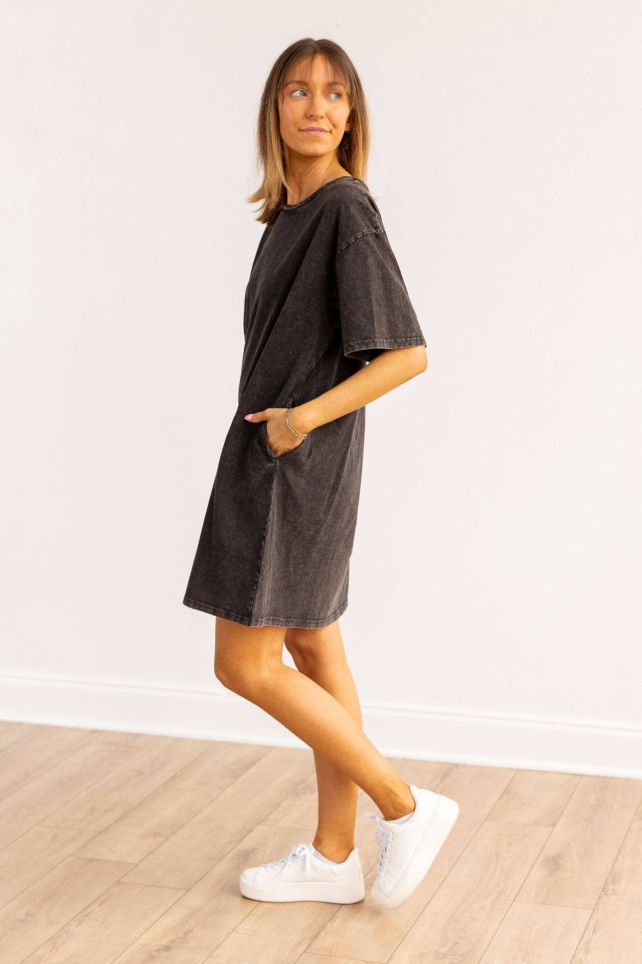Black Wash Tee Shirt Dress With Pockets: Black / 2XL/3XL