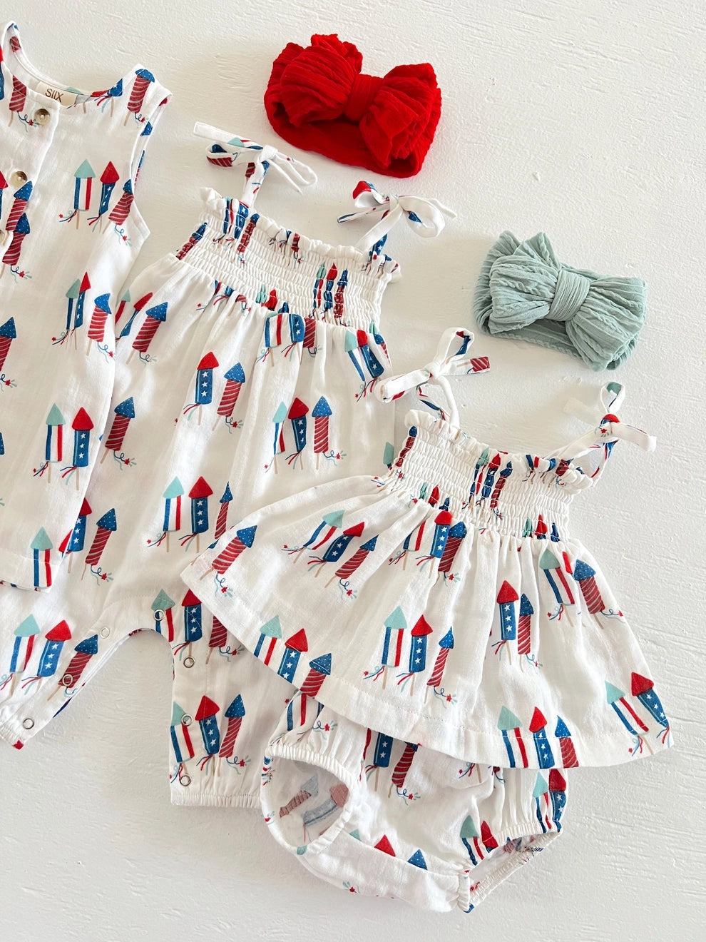 Firecrackers / Organic Smocked Set