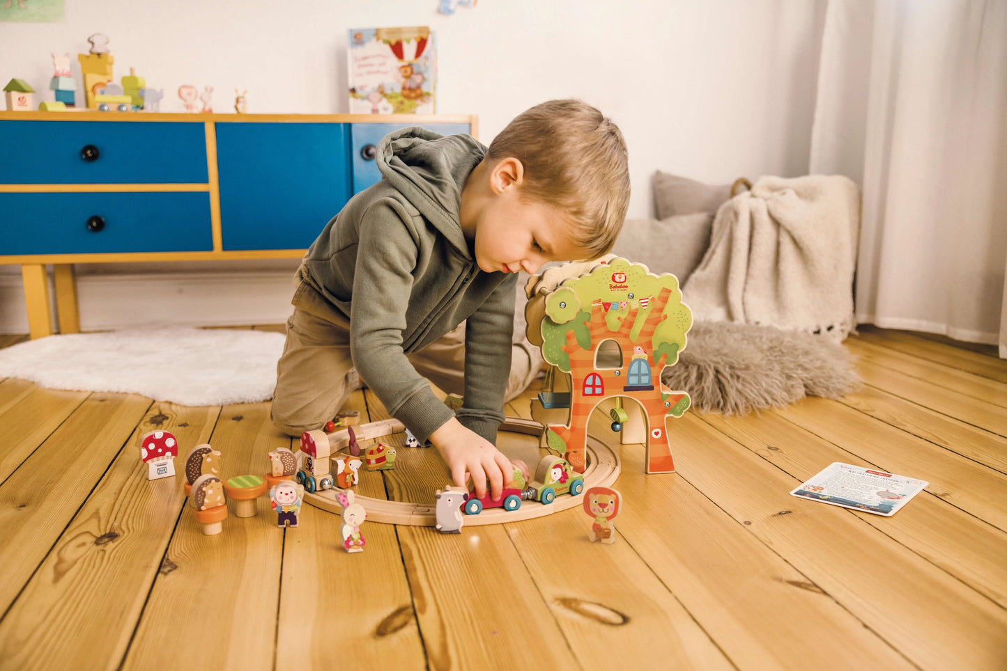 Tree House Play World with Wooden Train Tracks